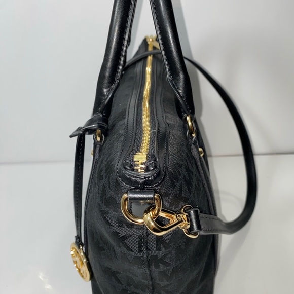 Michael Kors Griffin Satchel M  black leather. - Picture 10 of 11